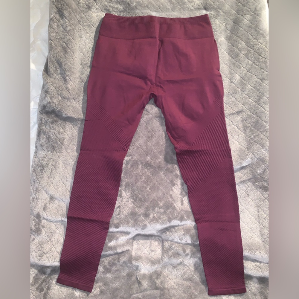 BOGO WHEN BUNDLED!! New Condition Fabletics Maroon Leggings